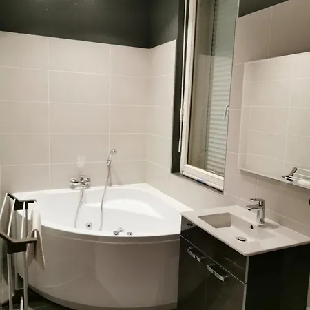 Bienvenus A These - Apartment *