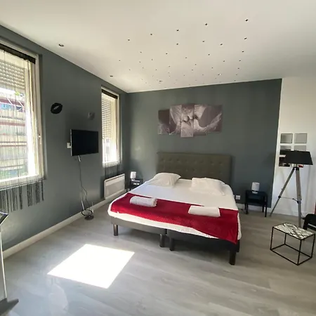 Bienvenus A These - Apartment